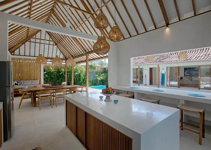 Nina I Villa Uluwatu (Bali)