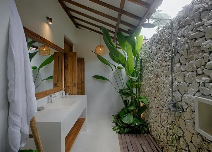 Nina I Uluwatu (Bali)