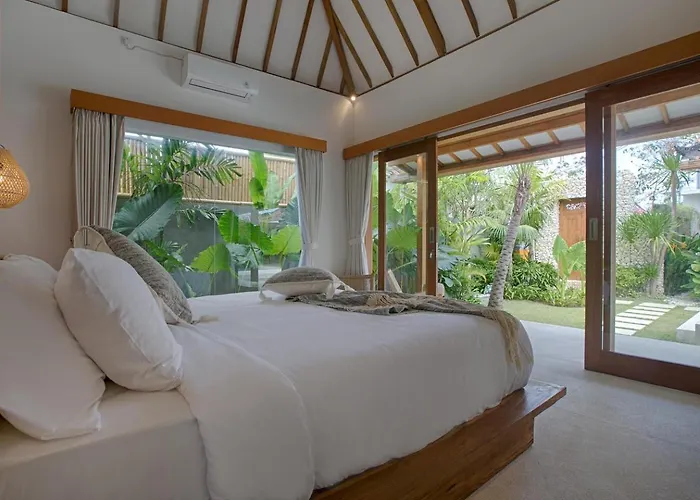 Nina I Villa Uluwatu (Bali)