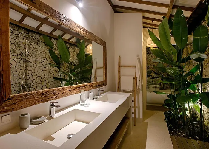 Nina I Villa Uluwatu (Bali)